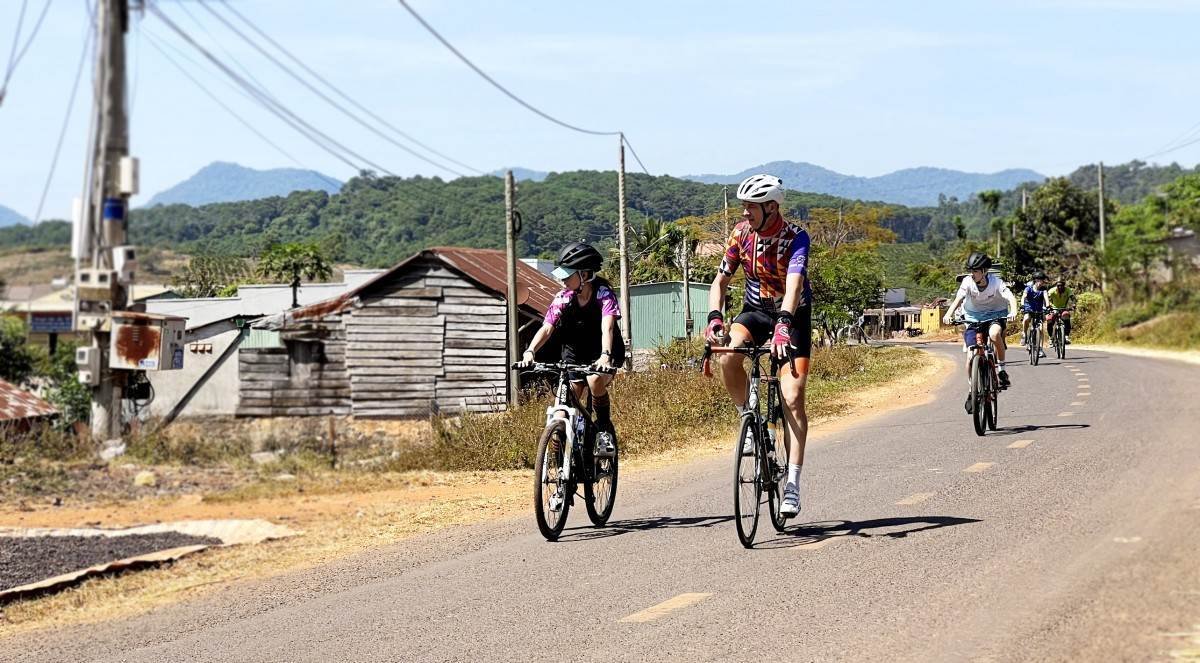 Dalat to Nha Trang Cycling Tour via Lak Lake 2 Days
